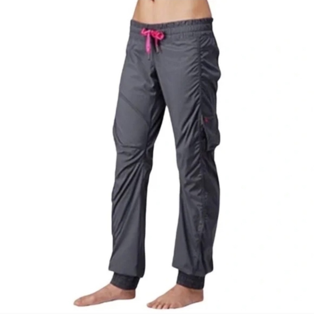 LULULEMON Leader Of The Track RARE Pant in Coal Grey / Raspberry Sz. Small